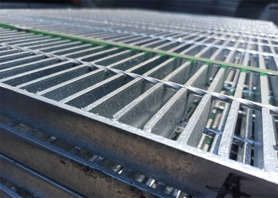 جودة  Heavy Duty Steel Bar Grating Manufacturers For Highways / Airfield مصنع