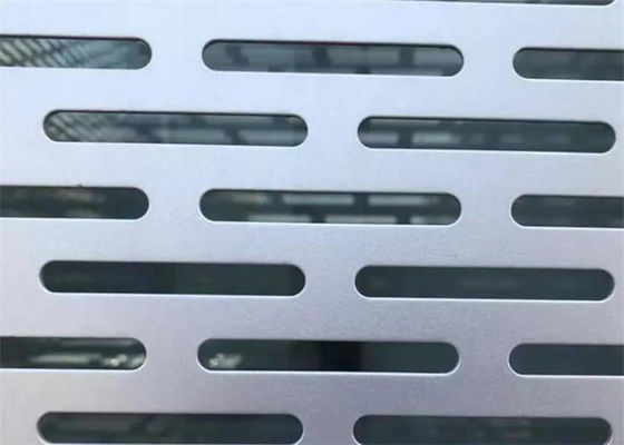 الصفحة المعدنية المثلية المثقوبة الحفرة الحفرة للفلاتر / فتحات الهواء